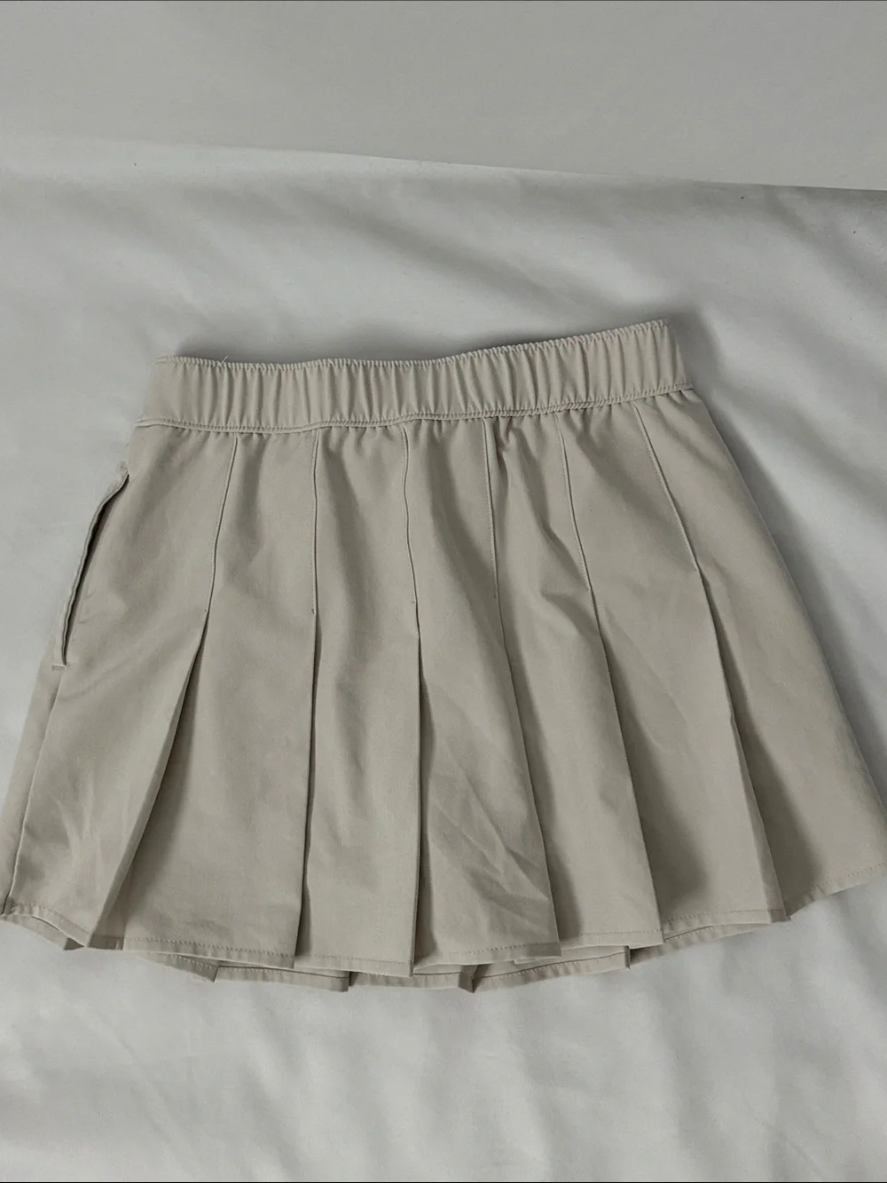 abercrombie kids beige pleated skirt-style shorts